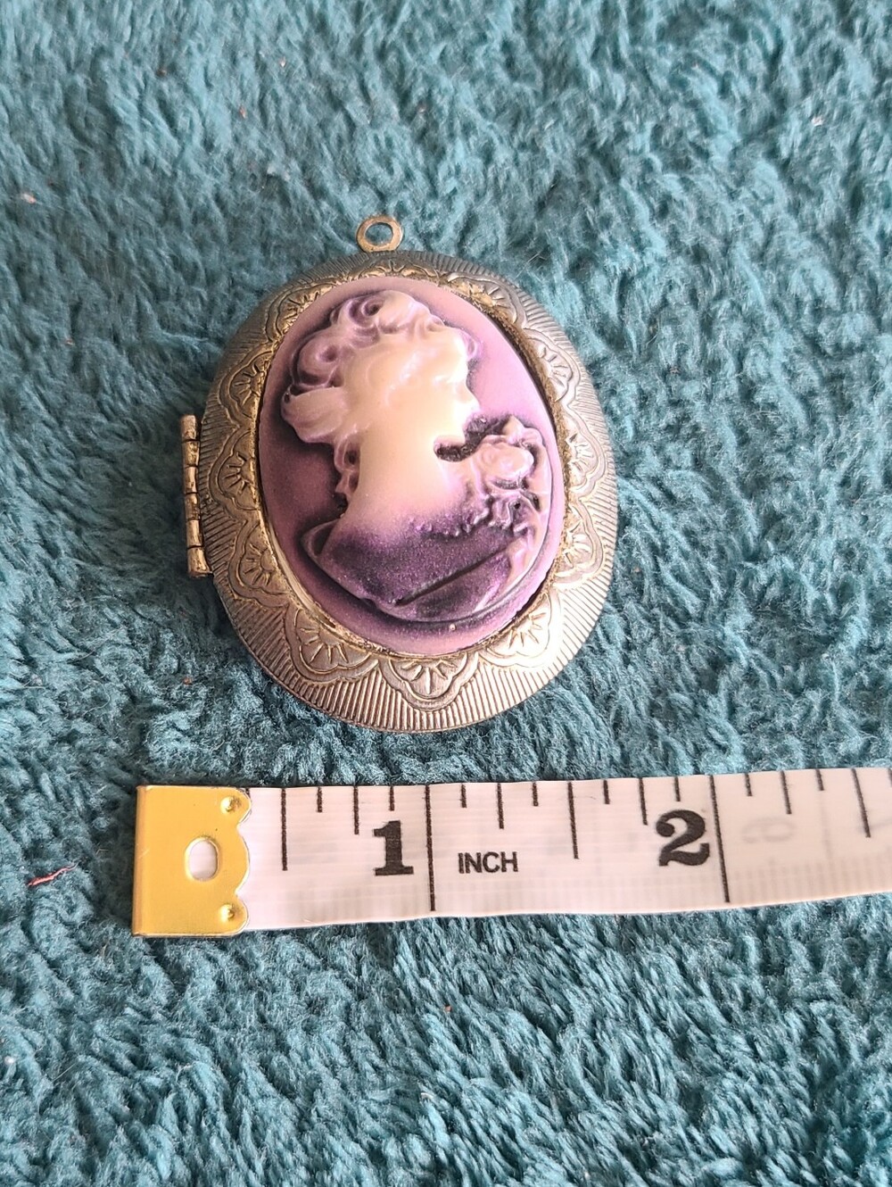 Purple Cameo Oval Locket Necklace - Picture 6 of 7